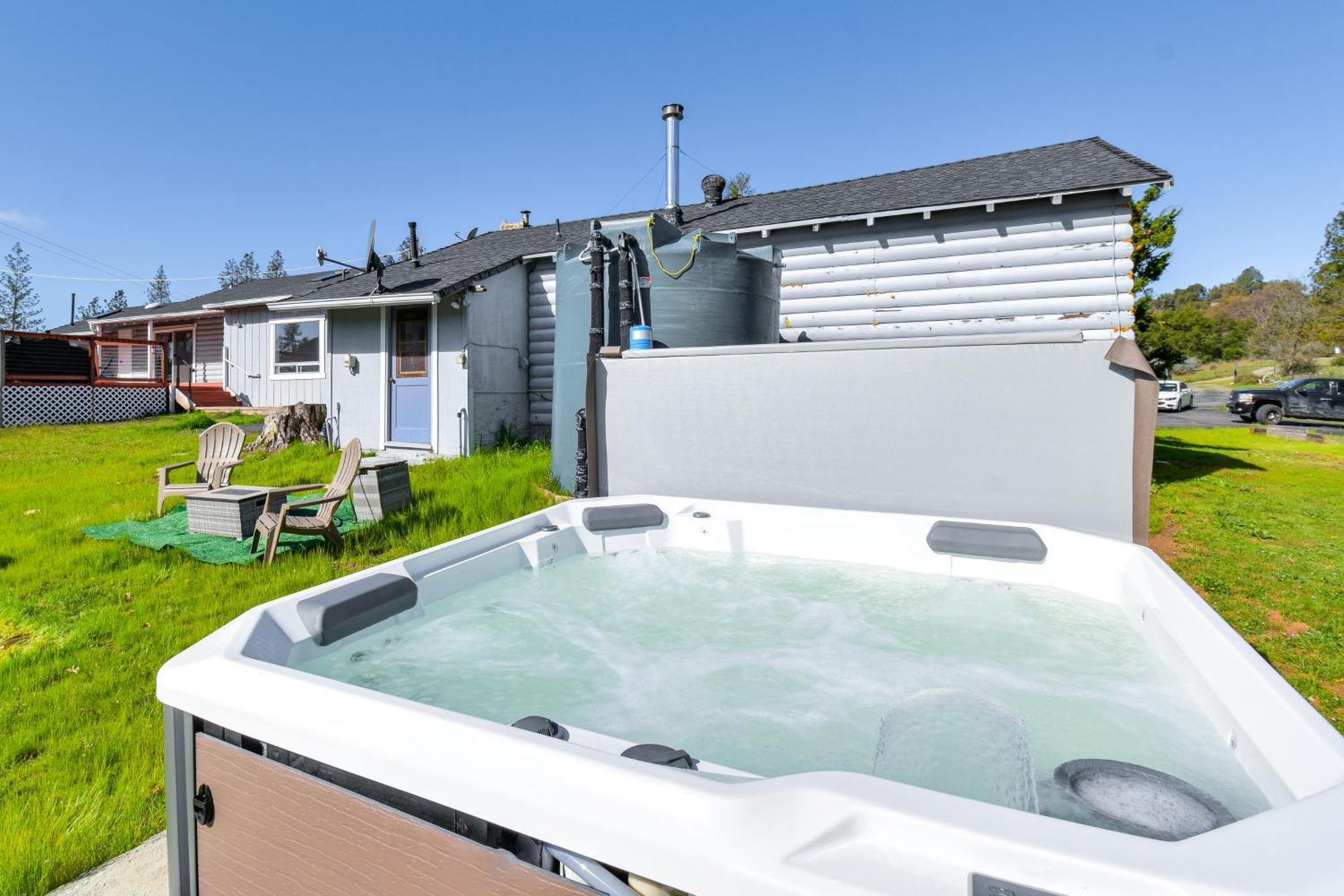 Вилла Waterfront Mariposa Hideaway Hot Tub And Mtn Views! Экстерьер фото